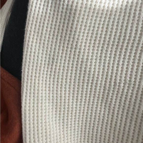 Skims waffle knit Henley cream colored long sleeve top with buttons - Picture 3 of 7